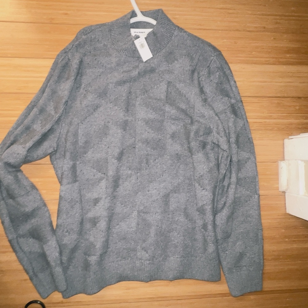 Men's new with tags size large old navy gray classic sweater!
